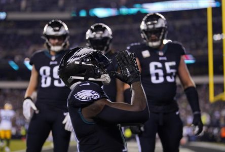 Le receveur des Eagles A.J. Brown est en paix avec sa carrière au Tennessee