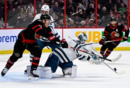 Giroux récolte trois points et les Sénateurs battent les Sharks 5-2