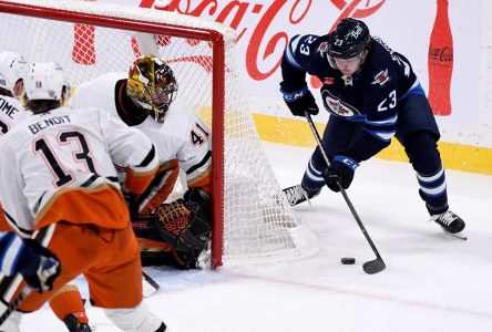 Les Jets viennent de l’arrière et ont raison des Ducks par la marque de 5-2