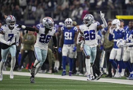 Les Cowboys inscrivent 33 points au 4e quart et défont les Colts 54-19