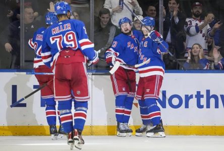 Les Rangers marquent trois buts en 3e période et battent les Blues 6-4