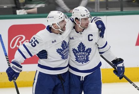 Murray réalise 44 arrêts et les Maple Leafs blanchissent les Stars 4-0