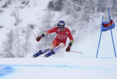 Le Suisse Marco Odermatt domine le slalom géant de Val d’Isère