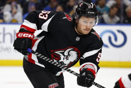 La LNH impose une suspension de trois matchs à l’attaquant des Sabres Jeff Skinner