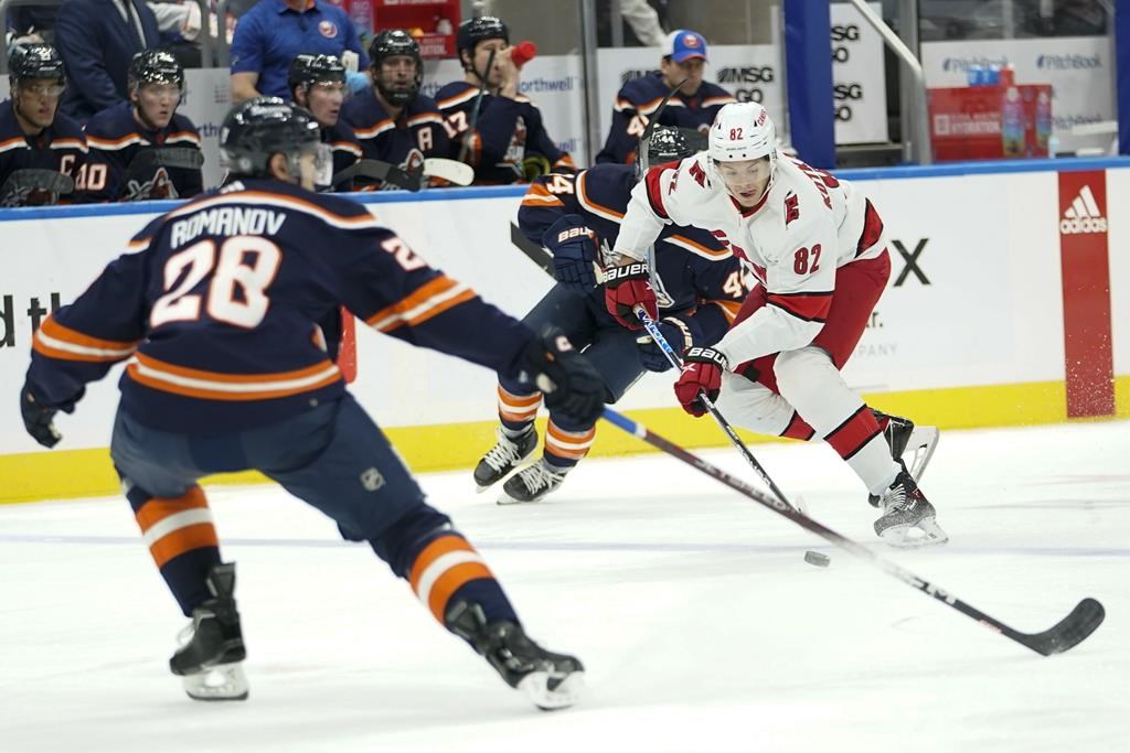 Kochetkov et les Hurricanes blanchissent les Islanders 3-0