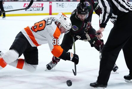 Keller complète son tour du chapeau en prolongation contre les Flyers