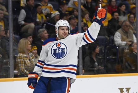 Zach Hyman enregistre un tour du chapeau dans une victoire de 6-3 des Oilers