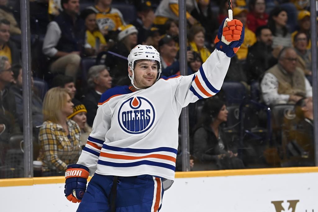 Zach Hyman enregistre un tour du chapeau dans une victoire de 6-3 des Oilers