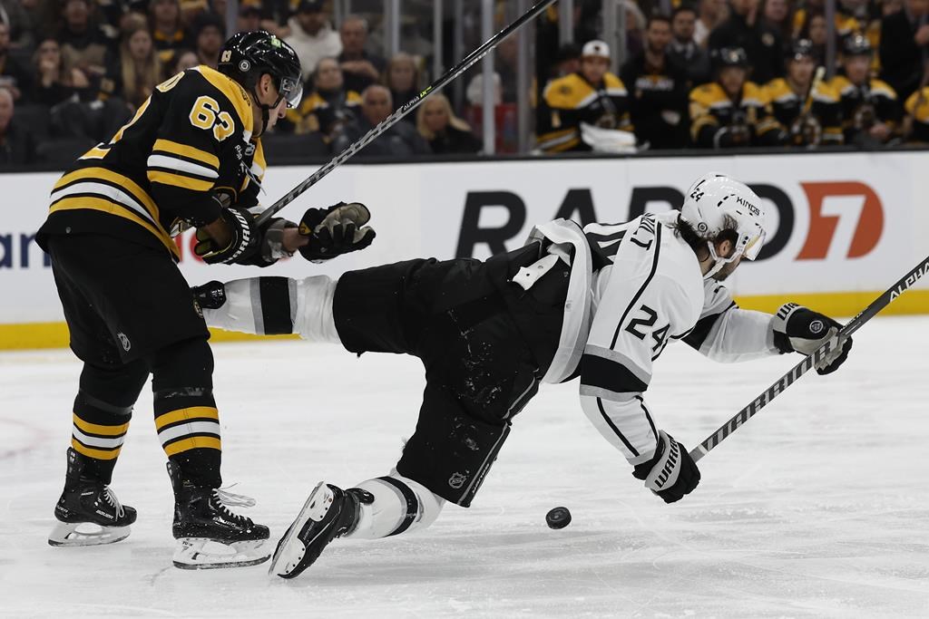 Moore joue aux héros en fusillade contre les Bruins