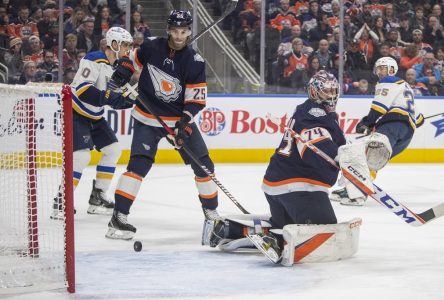 Kyrou mène les Blues à un gain en fusillade contre les Oilers