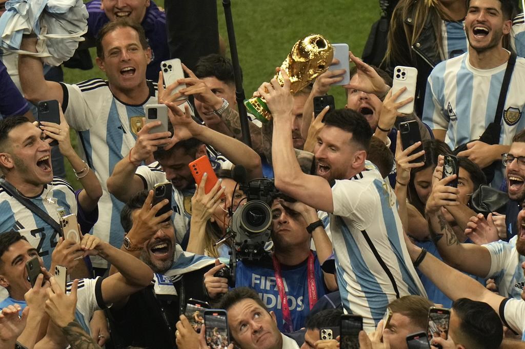 Messi D Sire Continuer Repr Senter L Argentine Apr S Son Sacre La Coupe Du Monde Le Canada