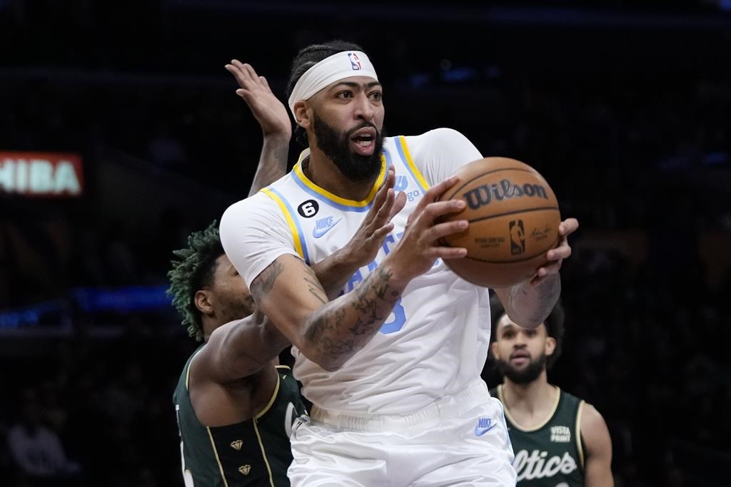 Le joueur étoile des Lakers Anthony Davis devrait rater plusieurs semaines de jeu