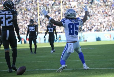 Les Jaguars surprennent les Cowboys 40-34 en prolongation