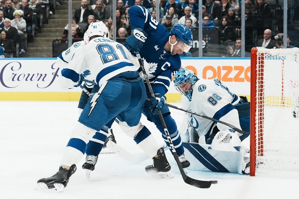 Les Maple Leafs s’imposent 4-1 et freinent à cinq la série de victoires du Lightning