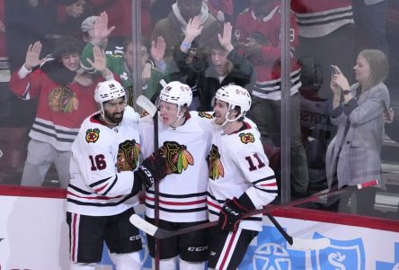 Les Blackhawks perdent un 8e match d’affilée, 4-2 face aux Predators