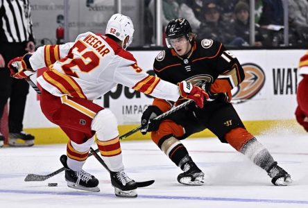 Andersson procure la victoire aux Flames contre les Ducks, 3-2