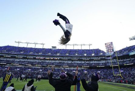 Les Ravens battent les Falcons et s’assurent d’une place en éliminatoires