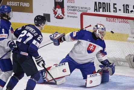 Mondial junior: la Finlande se relève et signe un gain de 5-2 contre la Slovaquie