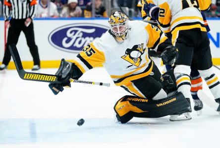 Barzal inscrit deux buts et mène les Islanders à un gain de 5-1 contre les Penguins