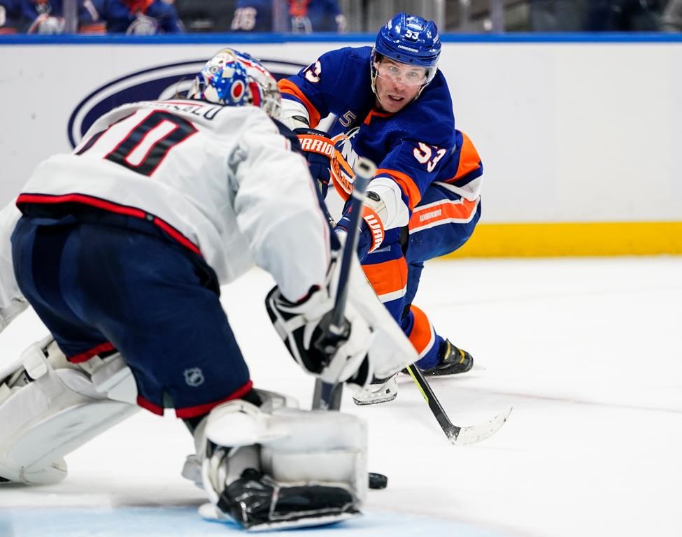 Pageau et Barzal aident les Islanders à vaincre les Blue Jackets 2-1