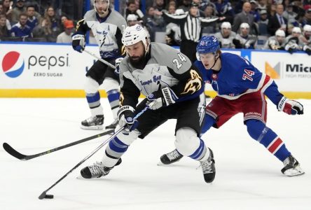 Alex Killorn met fin au débat en tirs de barrage et le Lightning l’emporte 2-1