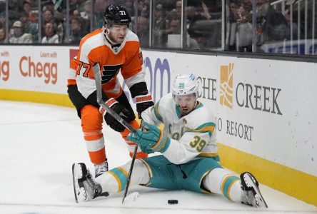 Tony DeAngelo offre une victoire de 4-3 en prolongation aux Flyers