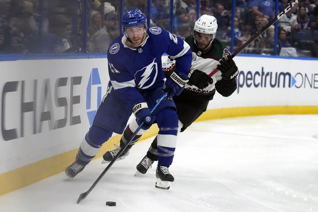 Stamkos s’approche du plateau des 500 buts et le Lightning défait les Coyotes 5-3