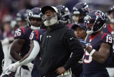 Les Texans de Houston congédient leur entraîneur-chef Lovie Smith