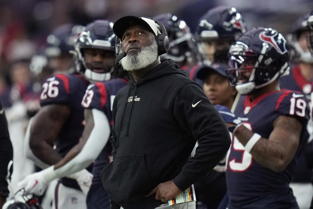 Les Texans de Houston congédient leur entraîneur-chef Lovie Smith