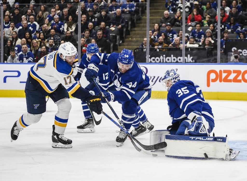 Brayden Schenn permet aux Blues de vaincre les Maple Leafs en tirs de barrage