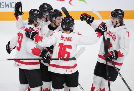 Le Canada gagne 3-2 en prolongation et remporte l’or au Mondial junior