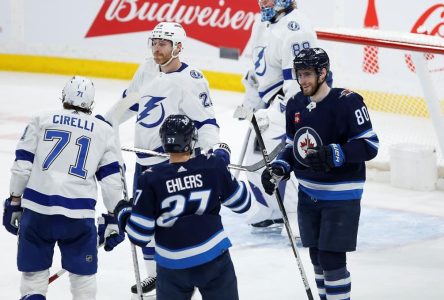 Connor inscrit un but historique et joue aux héros contre le Lightning