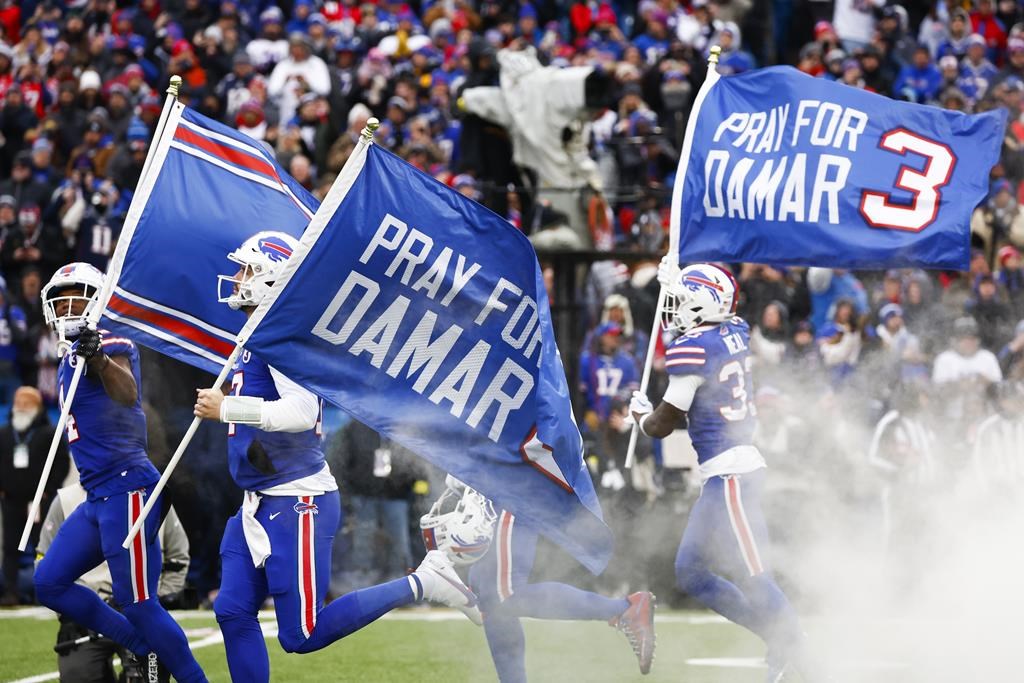 Les Bills rendent hommage à Hamlin, lui offrent un touché rapide et une victoire