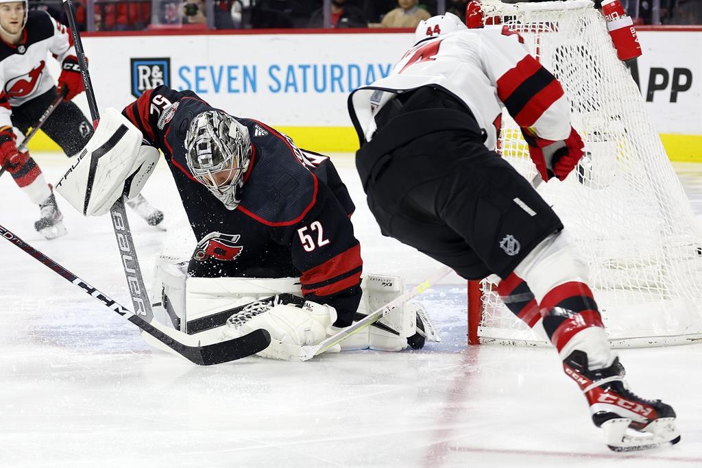 Dawson Mercer marque deux buts et les Devils prennent la mesure des Hurricanes 5-3