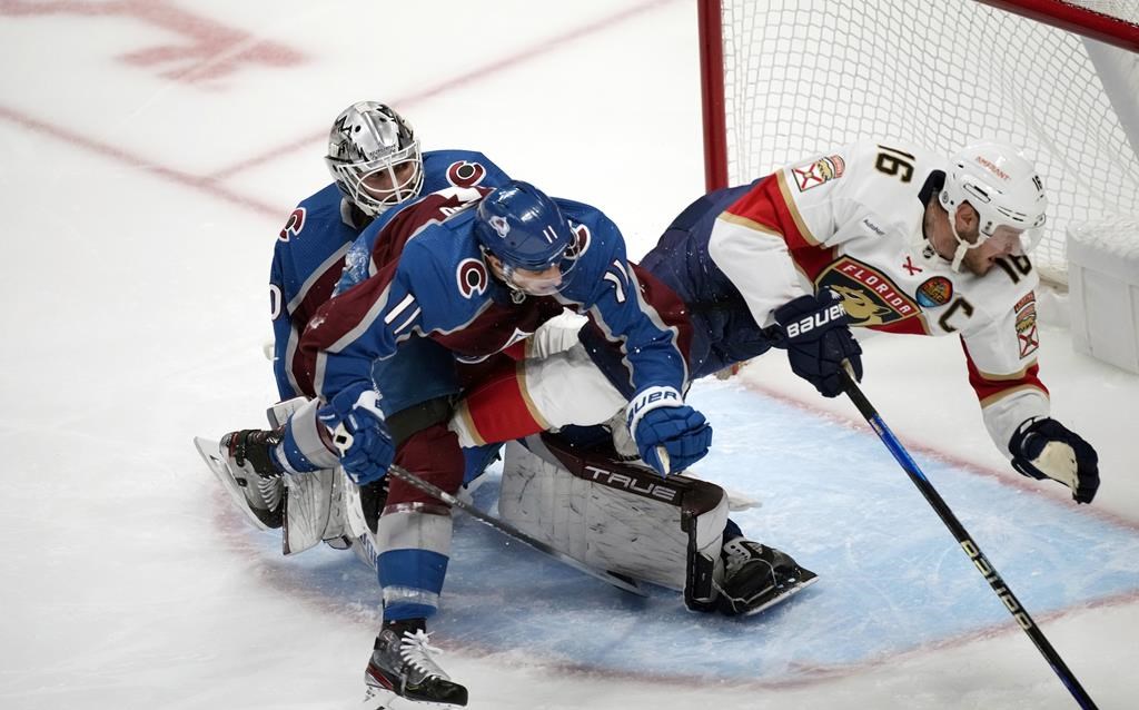 Les Panthers laissent filer une avance de trois buts mais battent l’Avalanche 5-4