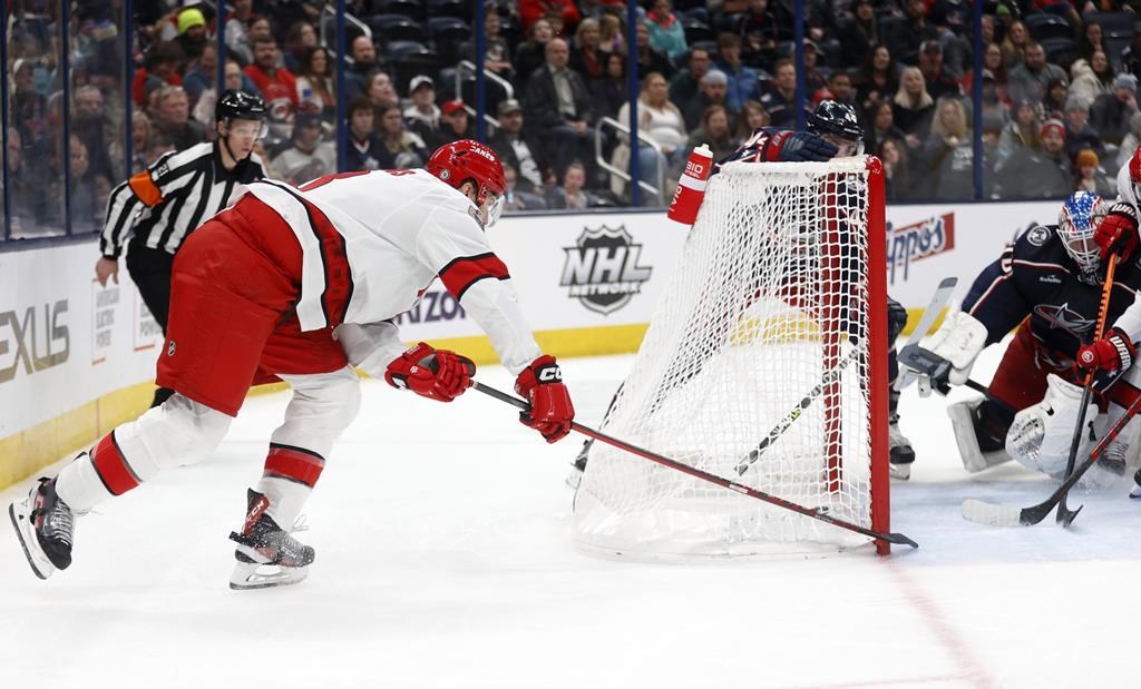 Pesce réussit un doublé dans un gain de la Caroline face aux Blue Jackets, 6-2