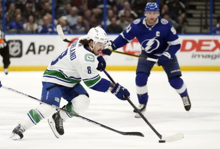 Stamkos s’approche à un but des 500 et le Lightning l’emporte 5-4 face aux Canucks