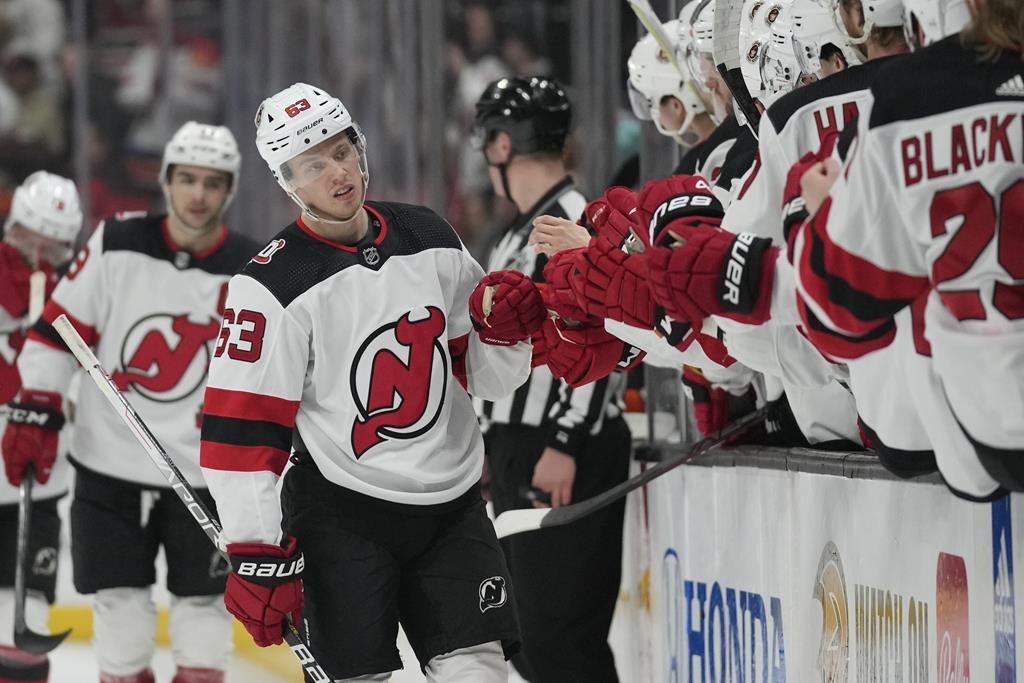 Trois points pour Jack Hughes à Anaheim, dans un gain facile des Devils