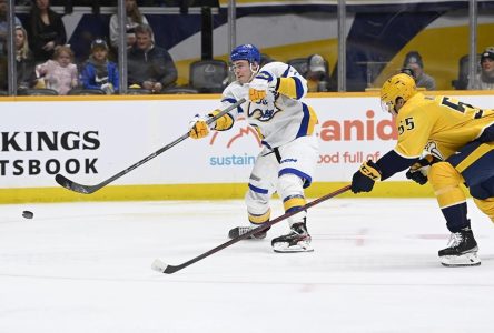 Auteur d’un but et d’une passe, Quinn aide les Sabres à gagner 5-3 à Nashville