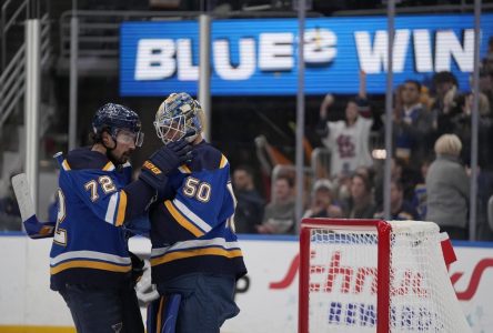 Jordan Binnington bloque 31 tirs et les Blues battent les Sénateurs 2-1