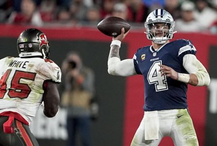 Prescott a le meilleur contre Brady et les Cowboys dominent les Buccaneers, 31-14