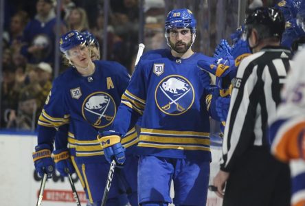 Dylan Cozens marque en prolongation et les Sabres battent les Islanders 3-2