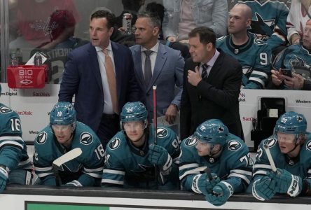 Une amende de 25 000 $ à l’entraîneur des Sharks de San Jose, David Quinn