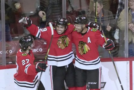 Barrie et Saros aident les Predators à battre les Blackhawks 3-1