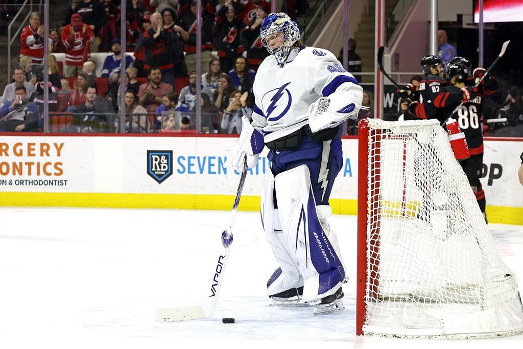 Teravainen réussit un tour du chapeau dans un gain de 6-0 des Hurricanes