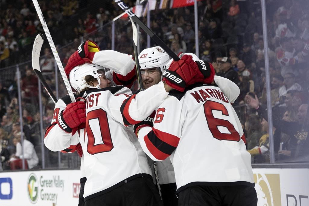 Hischier donne la victoire aux Devils en prolongation, en Arizona