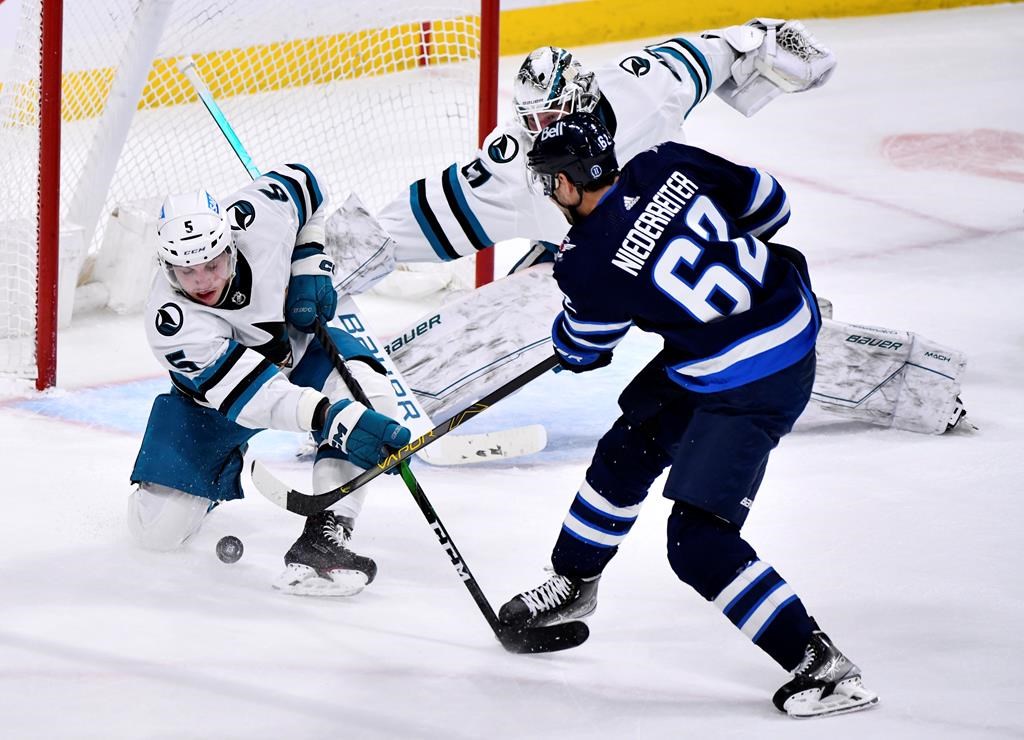 Couture marque en prolongation et les Sharks ont le dernier mot à Winnipeg