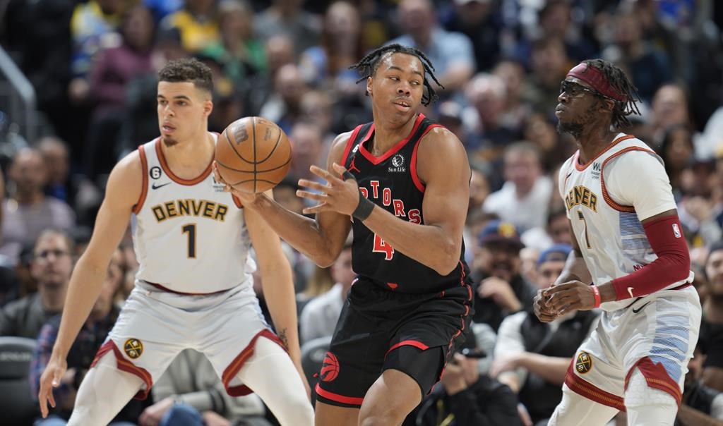 Les Raptors battus par cinq points à Denver, où Murray inscrit 24 points