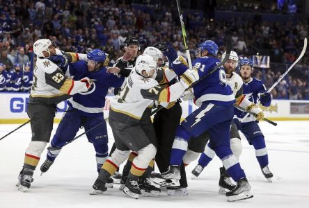 Alec Martinez tranche en faveur des Golden Knights en prolongation