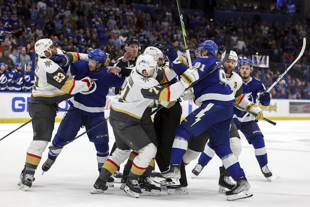 Alec Martinez tranche en faveur des Golden Knights en prolongation